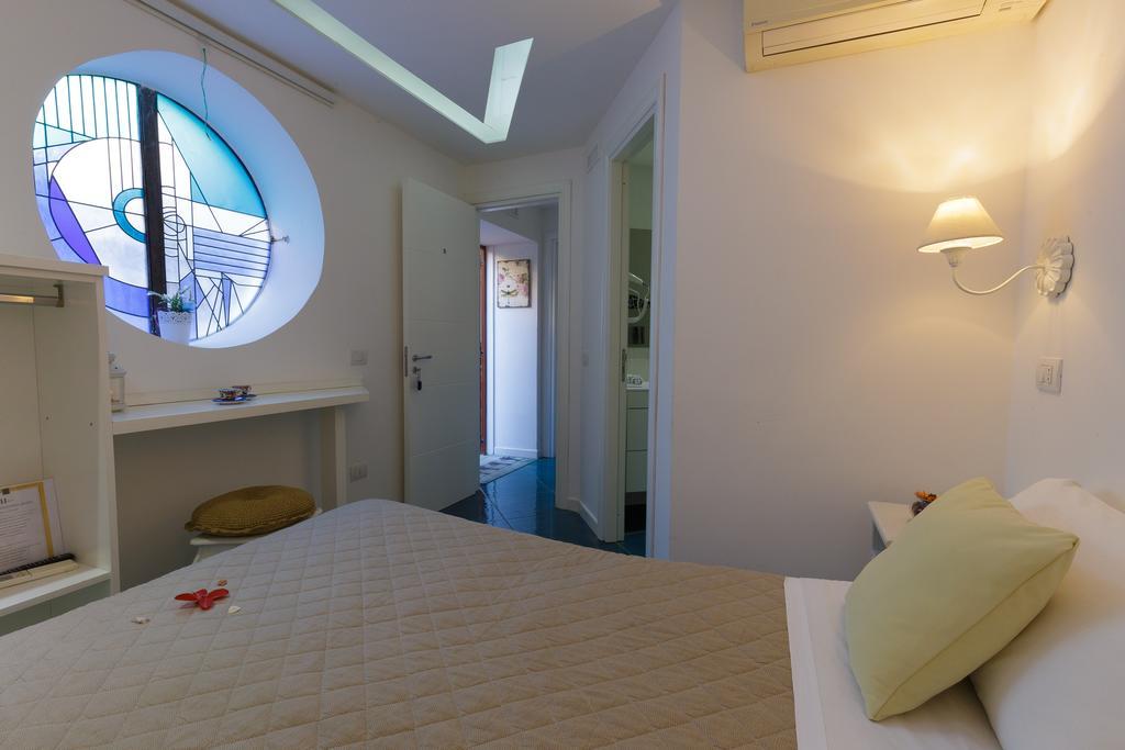 14 Leoni Couette-café 3*